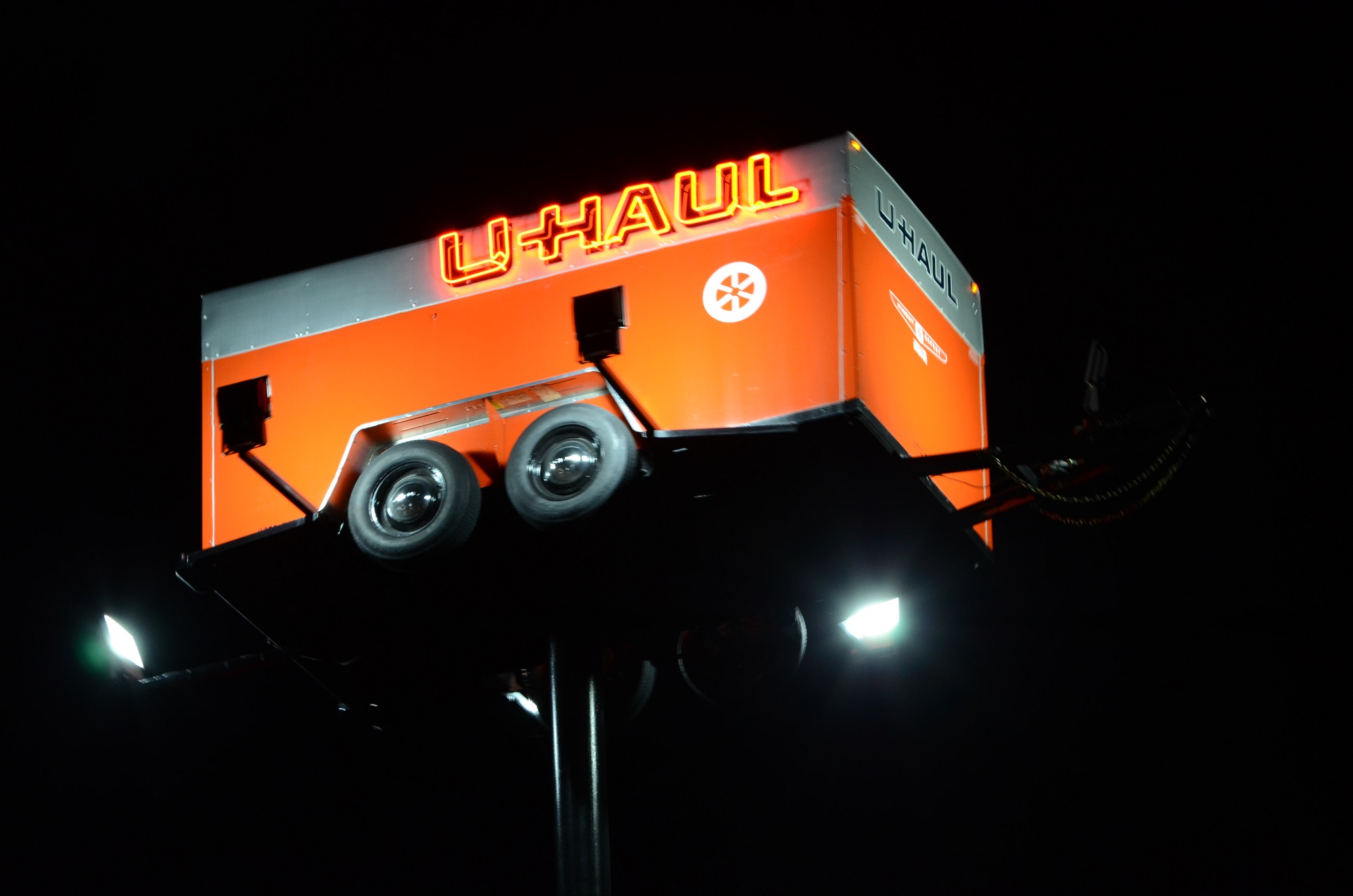 Classic U-Haul Trailer Sign Gets Some TLC - My U-Haul StoryMy U-Haul Story How To Turn U Haul Cab Light Off