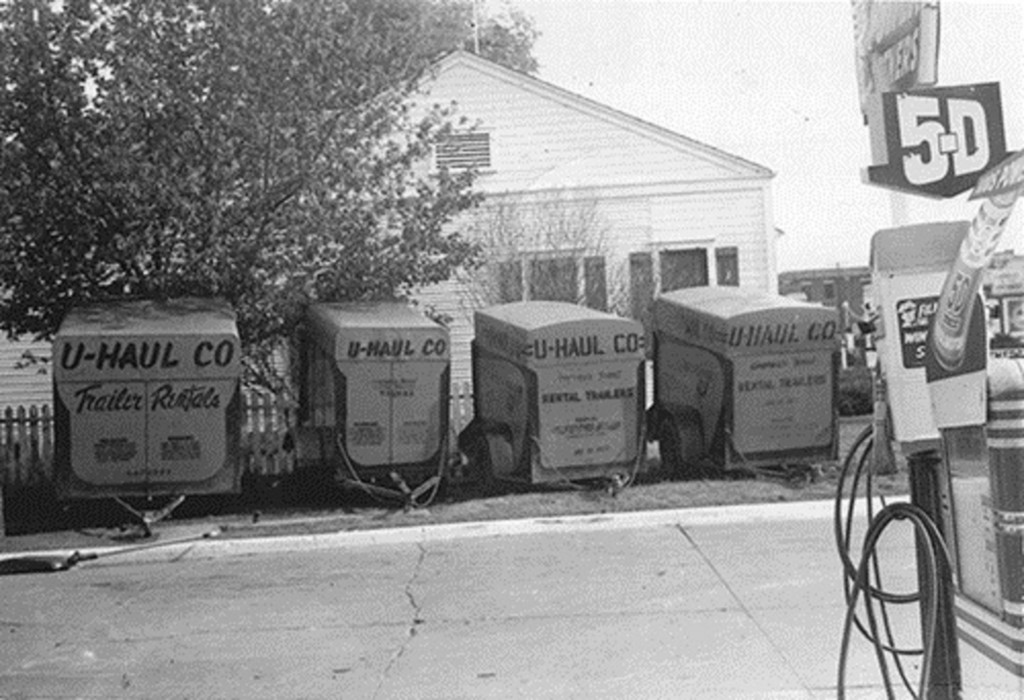 Little Store and U-Haul Dealership circa 1954-large