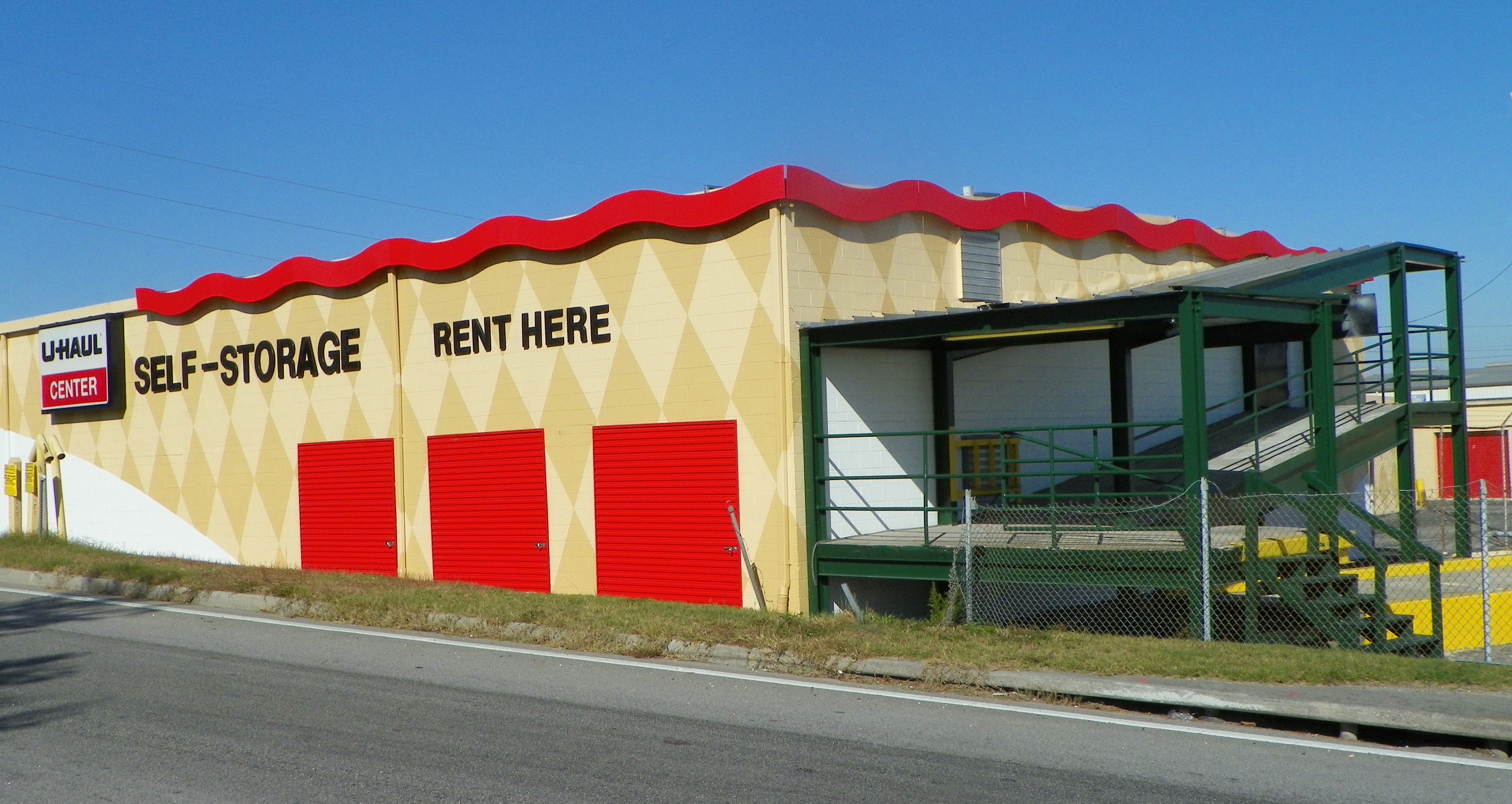 U-Haul stores in Charleston and other parts of South Carolina are offering 30 days free self-storage after Hurricane Joaquin.