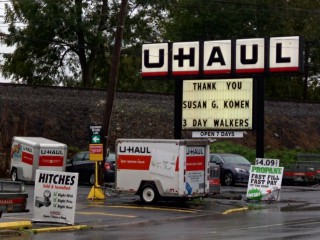 U-Haul Company of North Philadelphia showed its support for the Susan G. Komen Race for the Cure.