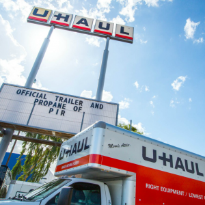U-Haul is the Official Trailer and Propane of Phoenix International Raceway