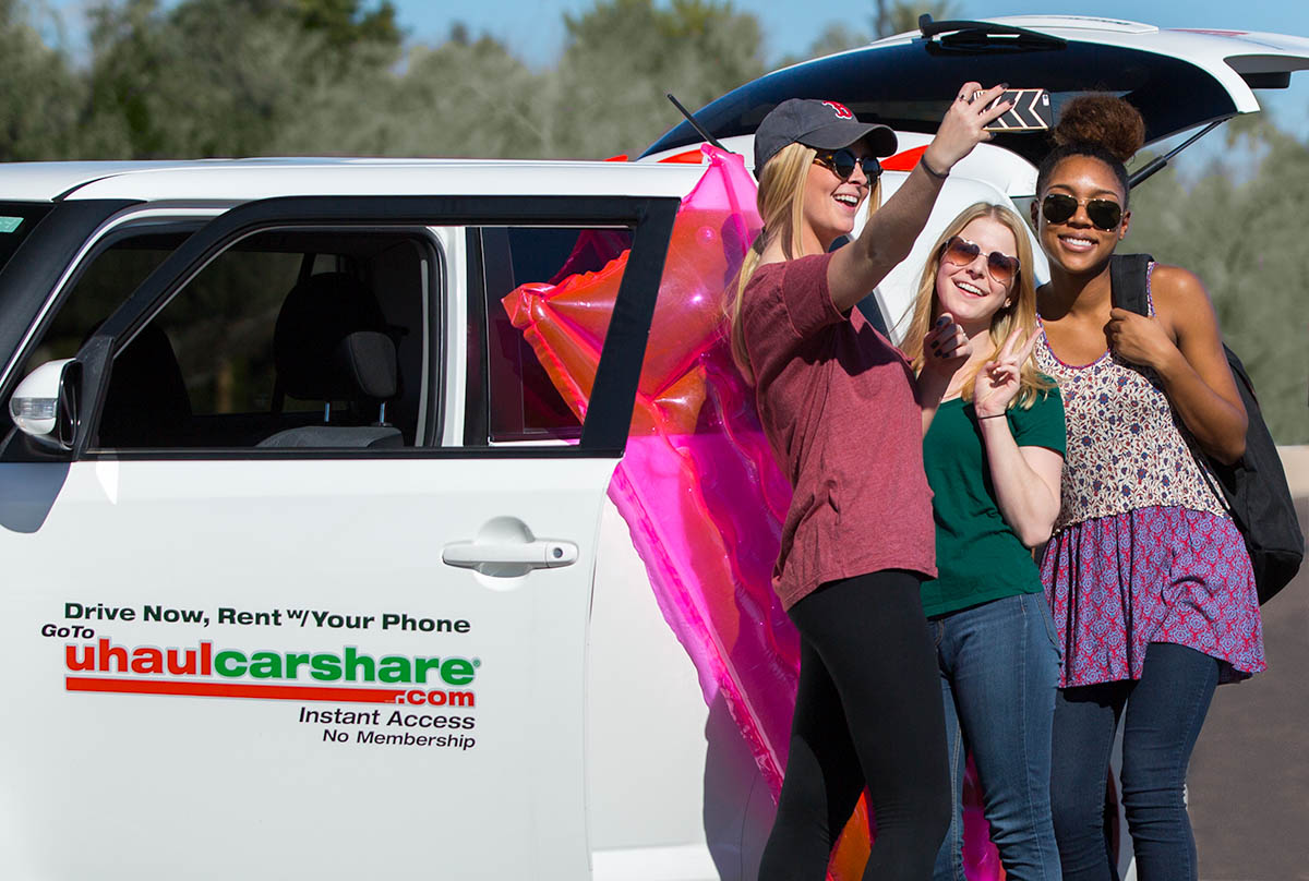 UhaulCarShare Offers an Easy, Smart Driving Solution