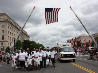 U-Haul Supports Fallen Heroes at National Memorial Day Parade
