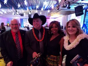 Joe and Silvia Shoen with Garth Brooks and Trisha Yearwood at the Pearl Harbor tribute dinner