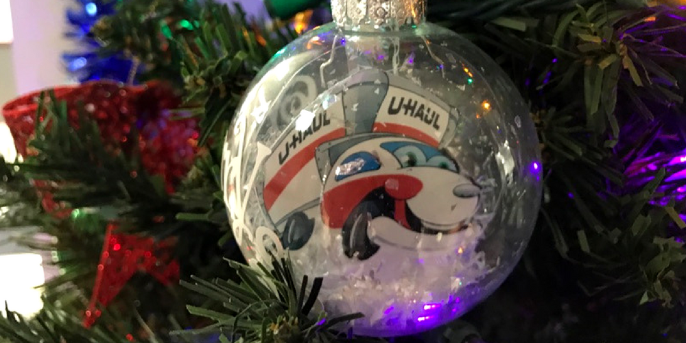 U-Haul Team Members Show Their Holiday Spirit