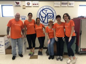 U-Haul Team Members donated part of their Saturday on July 23 to St. Vincent de Paul in Phoenix, assisting community members struggling with poverty and homelessness by serving them food.