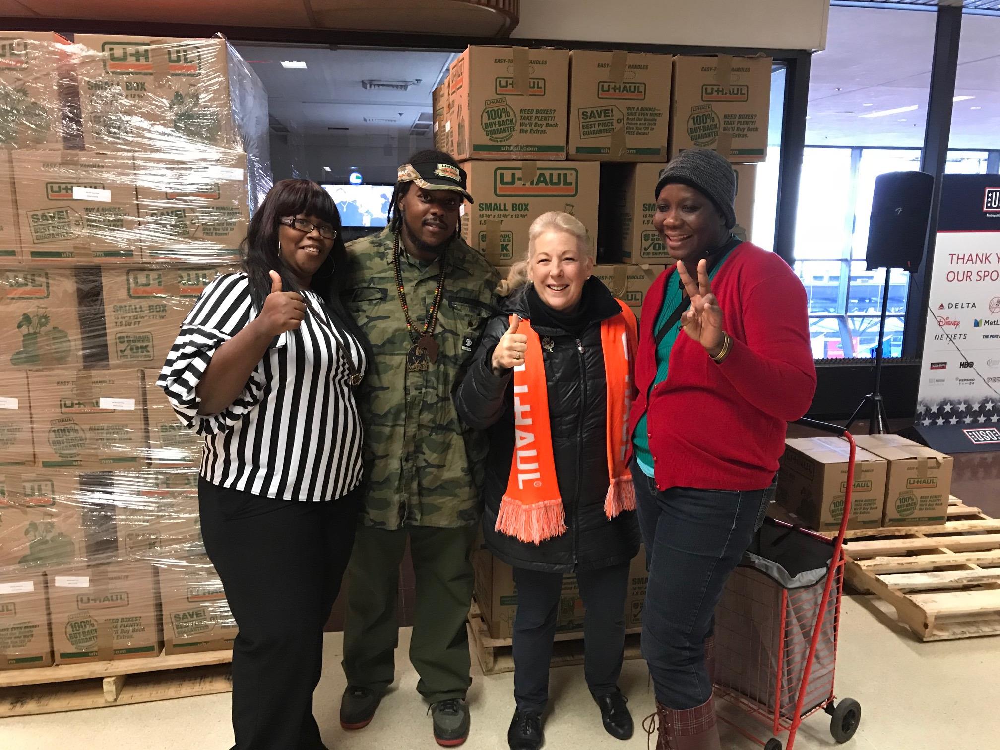 U-Haul Helps USO Deliver Cheer at Holidays for Heroes Event