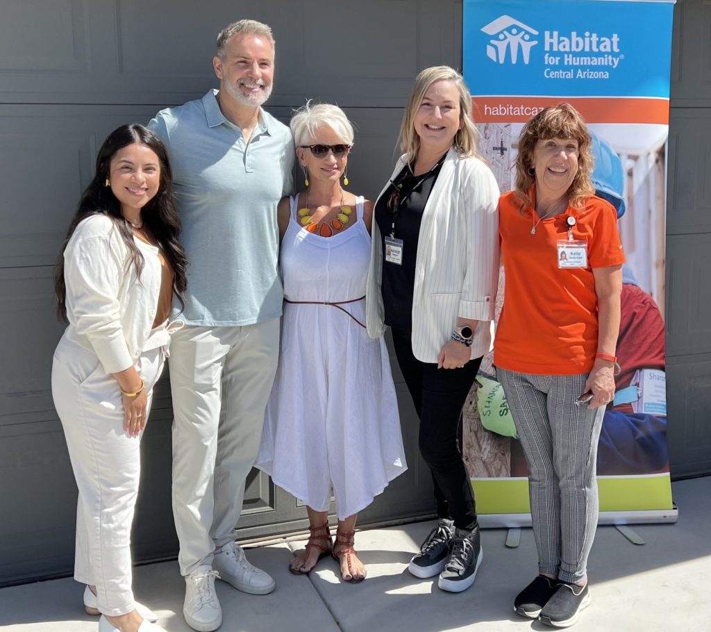 U-Haul Joins Kurt Warner to Grant Mother's Day Wish for Phoenix Mom