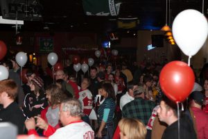 Red Wings fans at bar